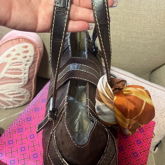 Carolina Herrera bag , Ostrich Bag, excellent condition. - Picture 8 of 12